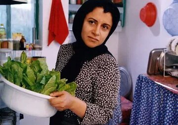 نسخه مرمتشده «کافه ترانزیت» را در شبکه نمایش خانگی ببینید