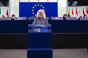 ببینید | پاسخ کوبنده نماینده ایرلندی پارلمان اروپا به حامیان تحریم‌ ایران