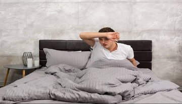علت تعریق شبانه چیست و چه زمانی باید به پزشک مراجعه کرد؟