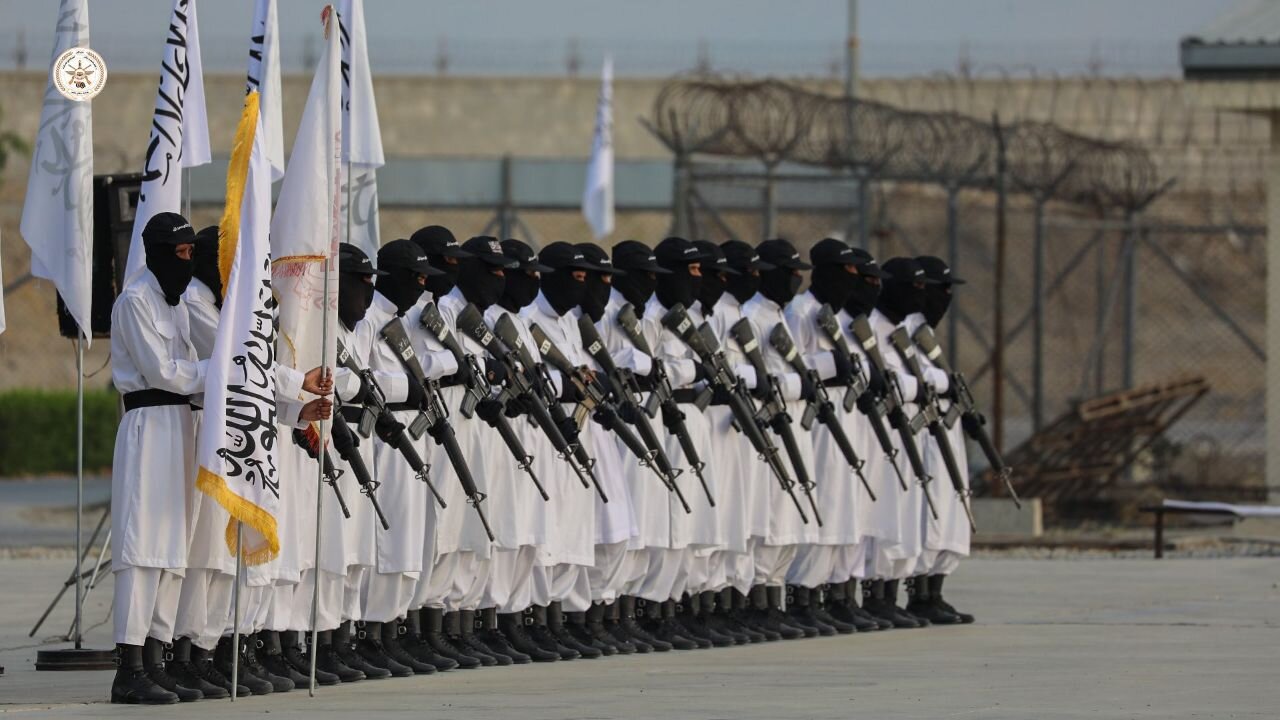 تیپ جالب سربازان انتحاری طالبان پس از دوره آموزشی/عکس