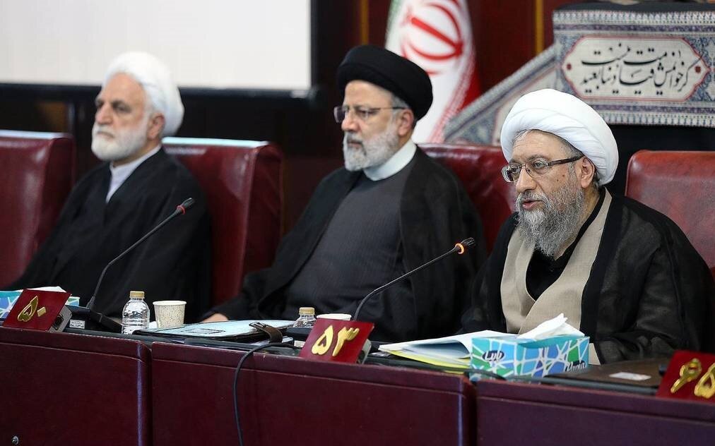 پایانِ سکوت آملی لاریجانی مقابل مجلس / رئیسی مخالف «شفافیت» شد؟ 2