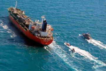 توقیف نفتکش آمریکایی در دریای عمان از سوی ارتش ایران