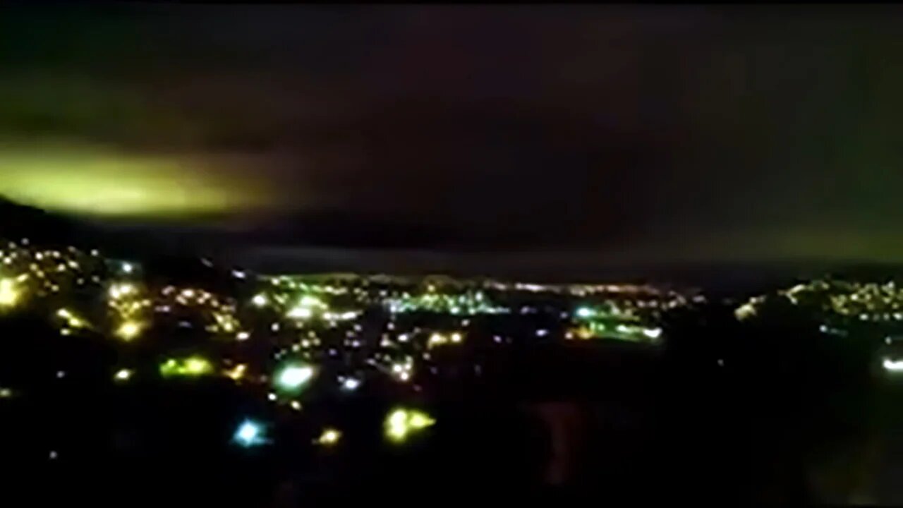 نورهای مرموز در آسمان مراکش پیش از وقوع زلزله/ این نورها از زلزله خبر می‌دهند؟/ عکس