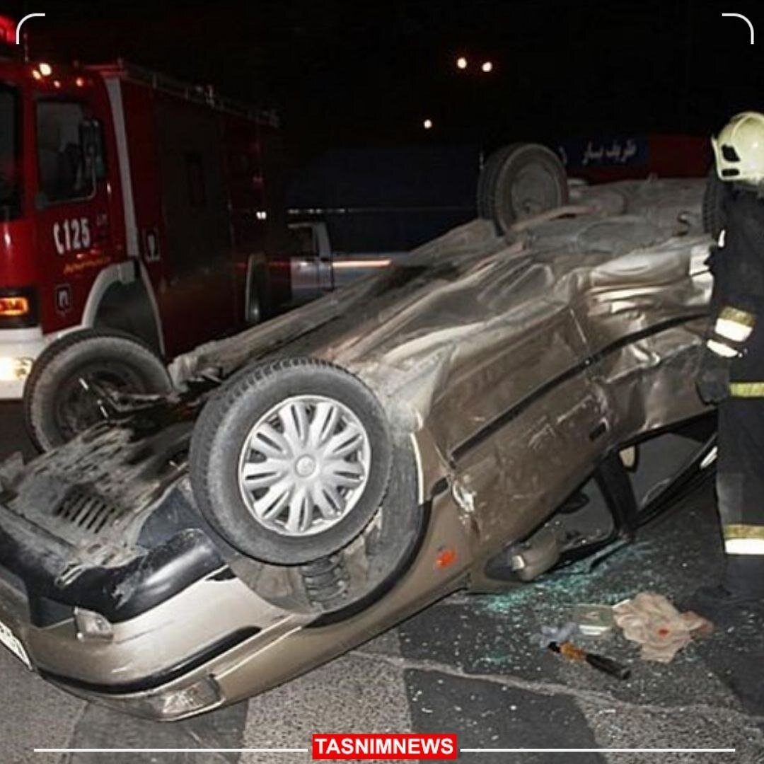 واژگونی سمند پس از فرار از ایست و بازرسی بسیج/ عکس