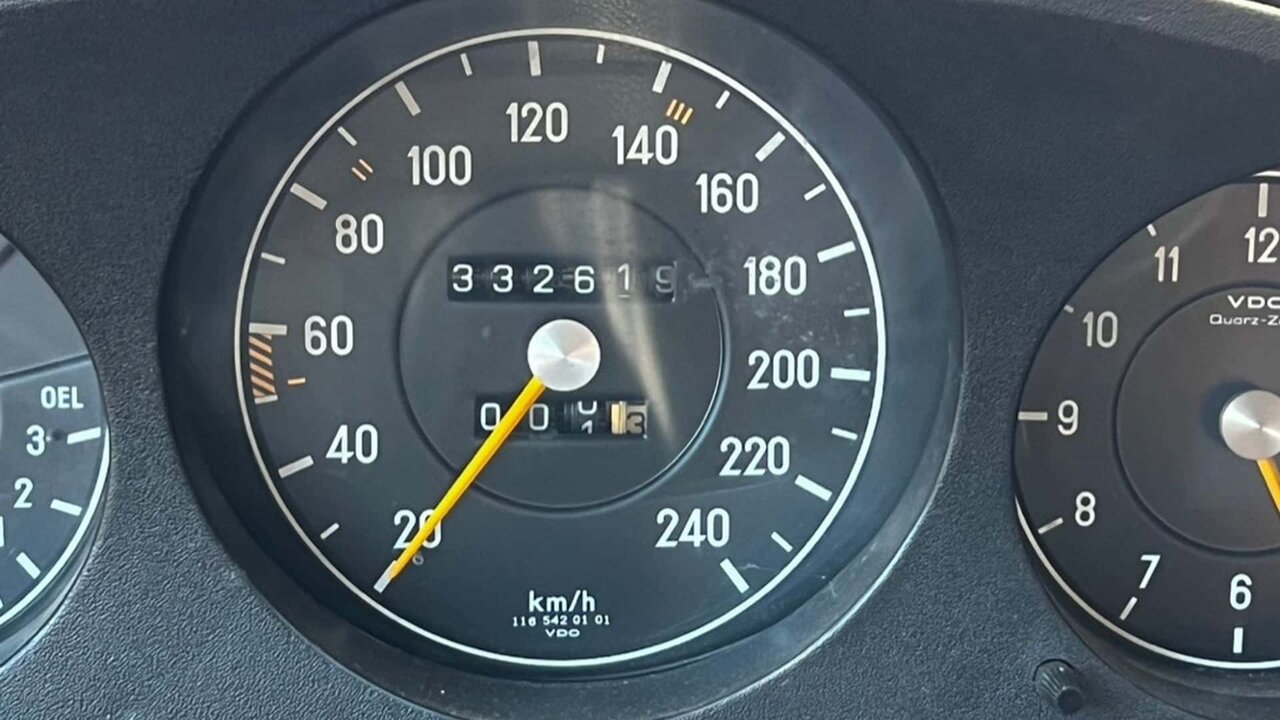 ماشینی که پادشاه سوئد سوار میشد/ عکس