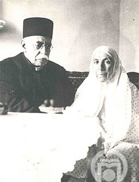 عکسی از مادر سیاستمدار معروف / او یک بیمارستان را برای بیماران وقف کرد