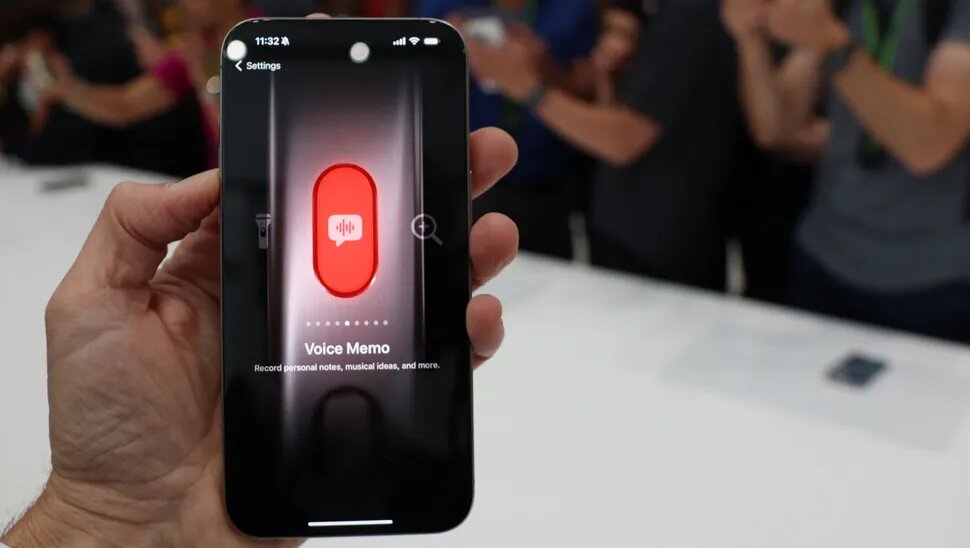 دکمه جادویی و همهفن حریف آیفون۱۵/ عکس