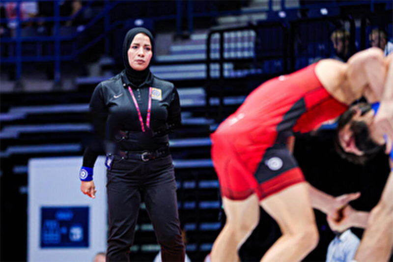 ببینید | حضور یک داور زن محجبه در مسابقات جهانی کشتی