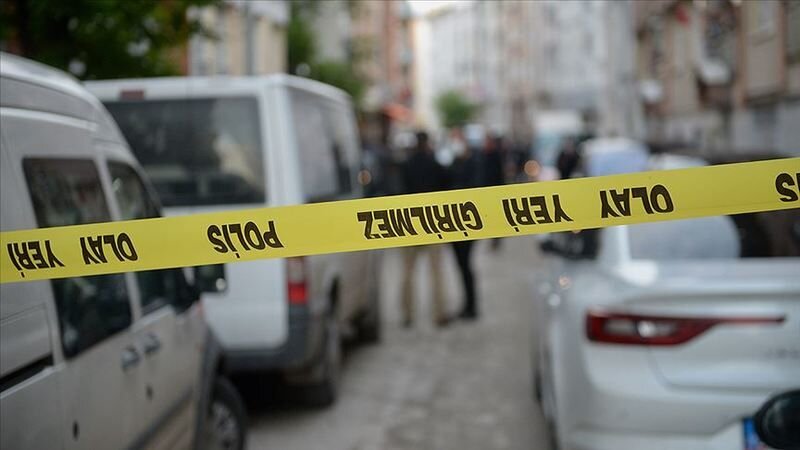 ببینید | تصاویر آزاردهنده؛ قتل دلخراش یک زن توسط شوهرش روی بالکن و جلوی چشم همسایه‌ها