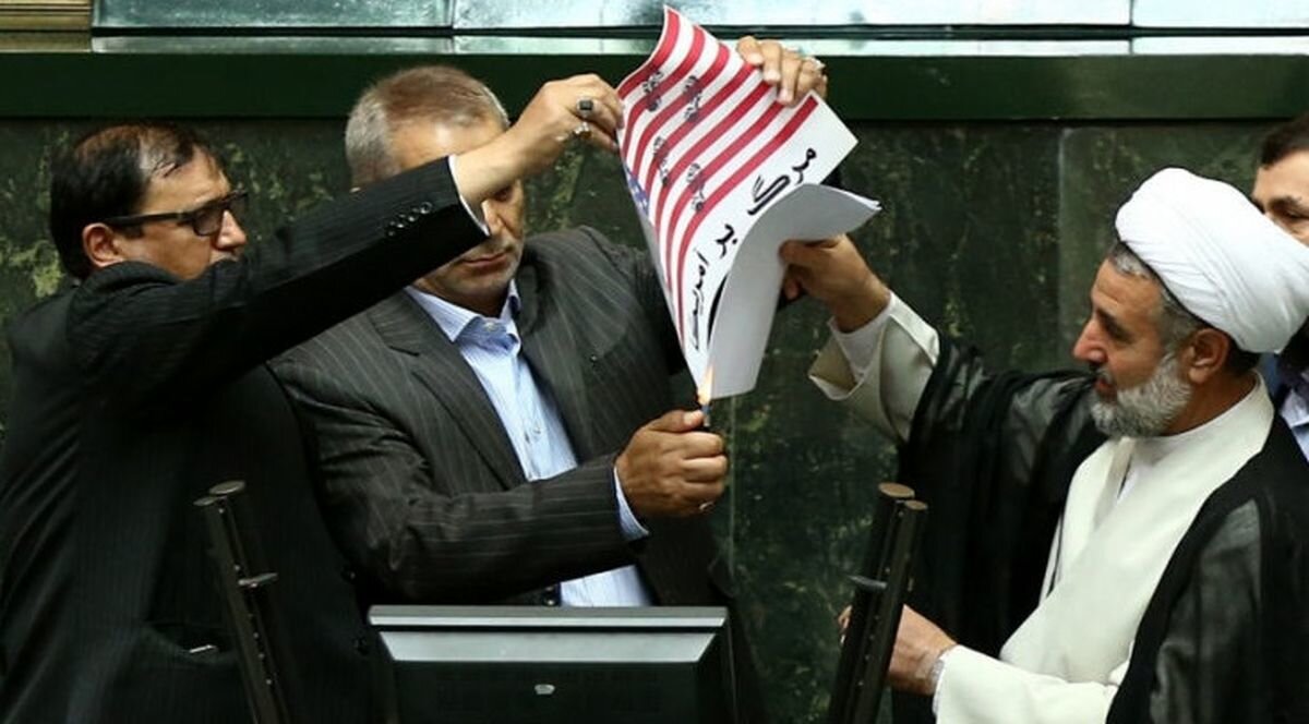 عکسی از قهقهههای آتشزننده برجام در جلسه علنی مجلس