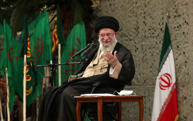 تصویر فرماندهان بلندپایه نظامی در حضور رهبری