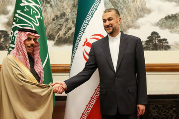 Iran’s top diplomat meets Saudi counterpart in New York