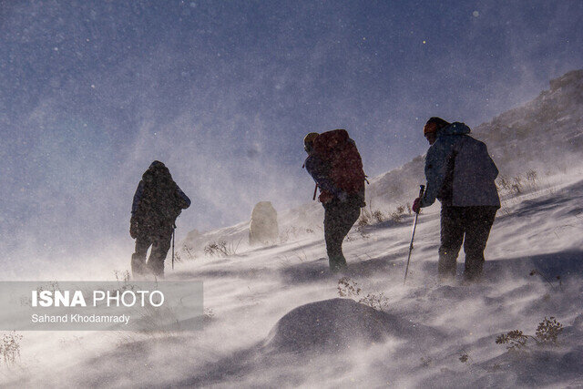 - بارش برف و وزش باد در ارتفاعات/ از کوهنوردی در روزهای پایانی هفته بپرهیزید