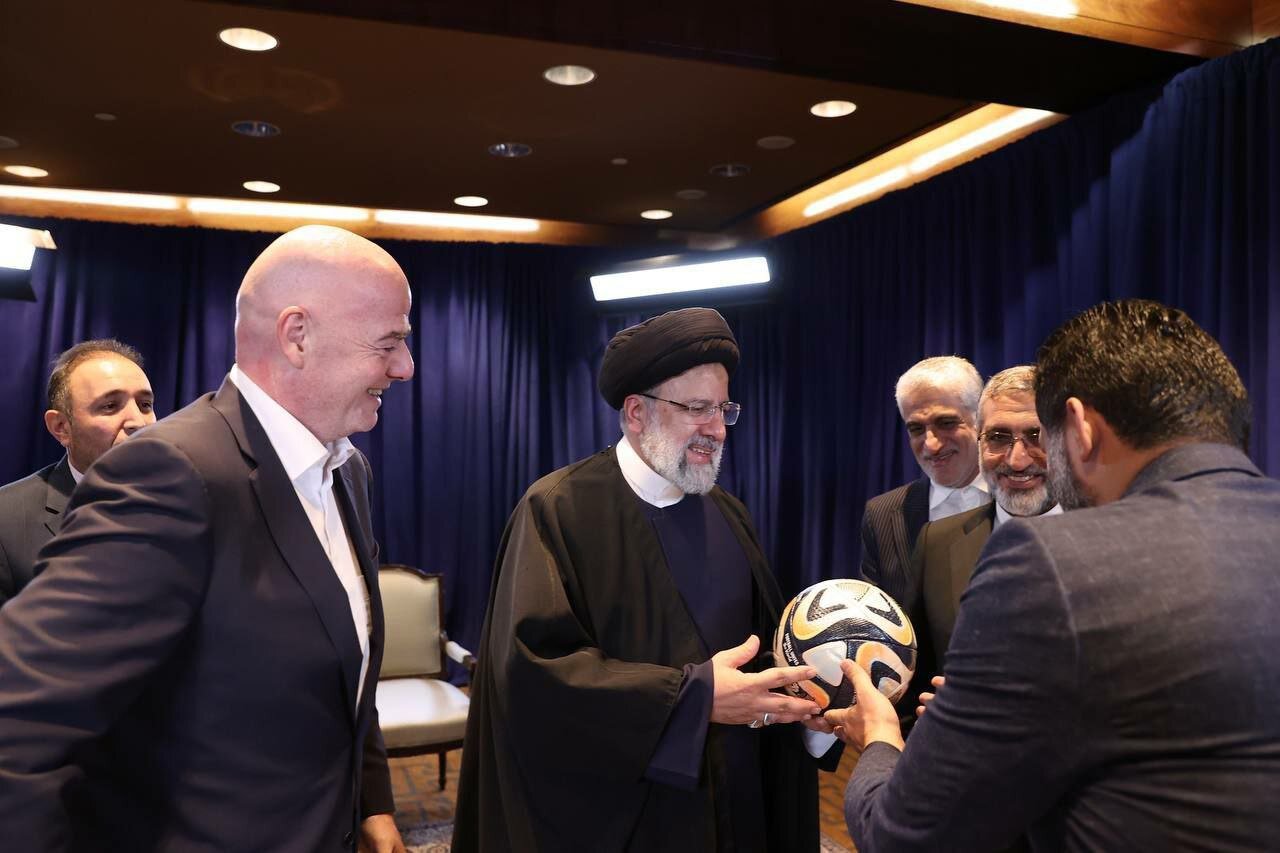 حاشیه های پررنگ تر از متن سفر رئیسی به آمریکا؛ از حضور خانواده رئیس جمهور در نیویورک تا سوغاتی ویژه برای ایرانی ها