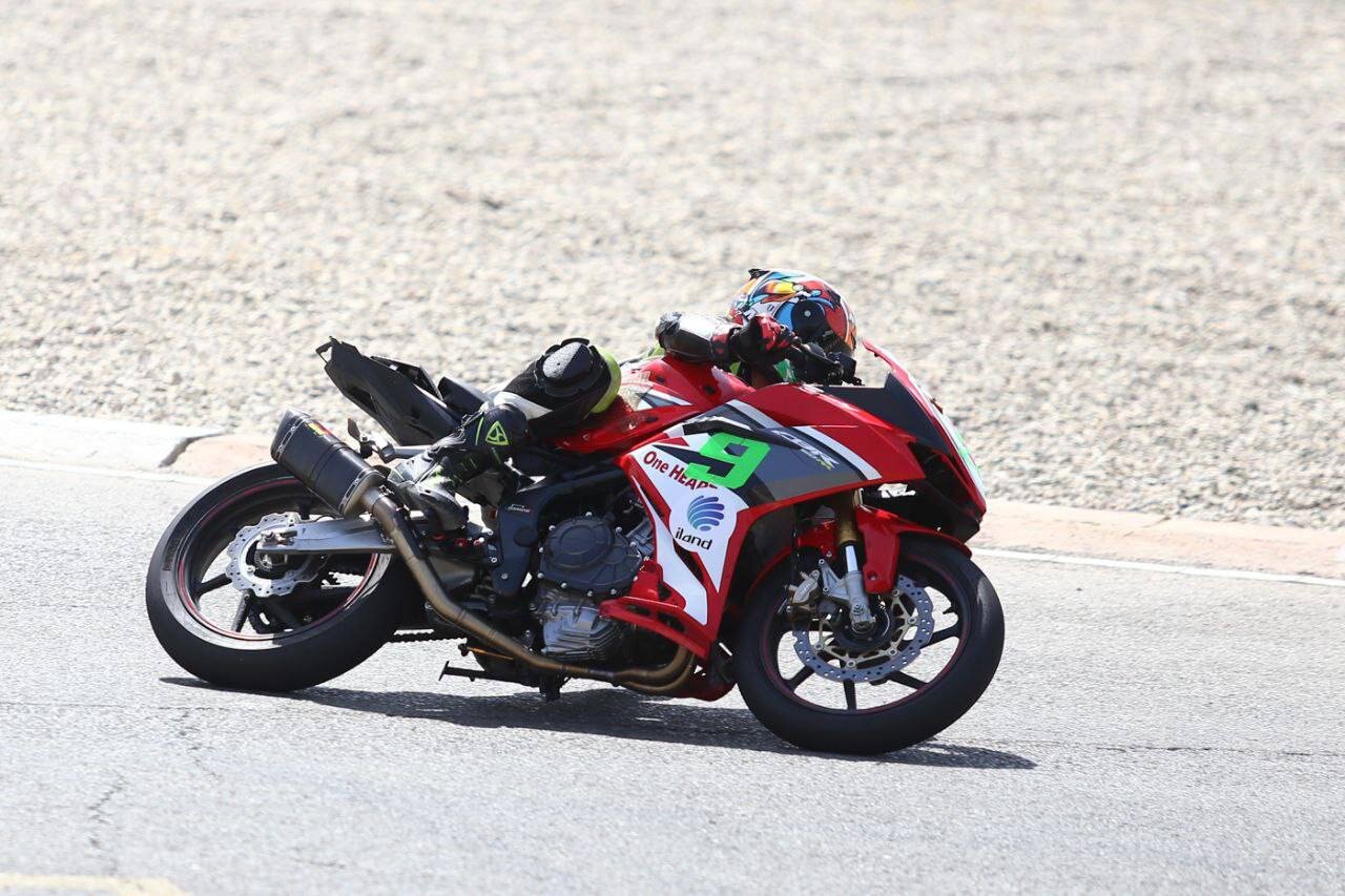 هفت سکوی قهرمانی موتورسواری زنان کشور به آیلند رسید!