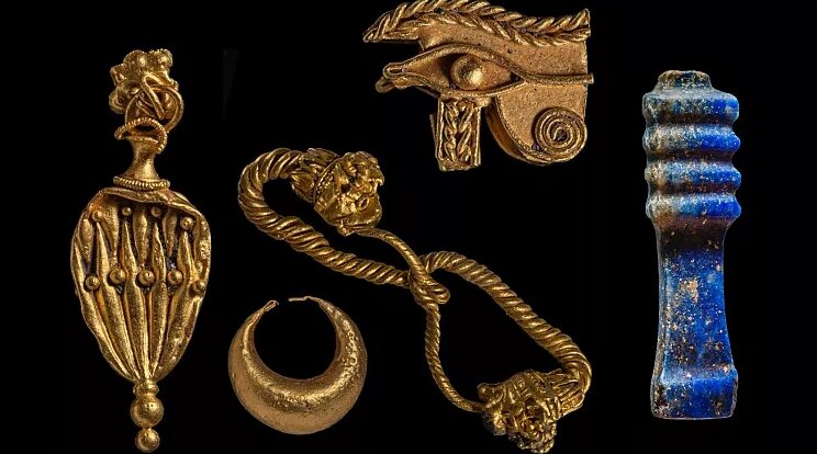 کشف گنجینههای غرقشده ۲۵۰۰ ساله در نزدیکی سواحل مصر/ عکس