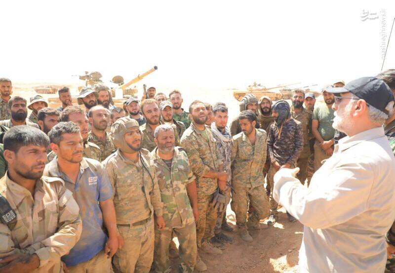 سردار قاآنی در جمع یگان‌های زرهی و توپخانه ارتش سوریه +عکس