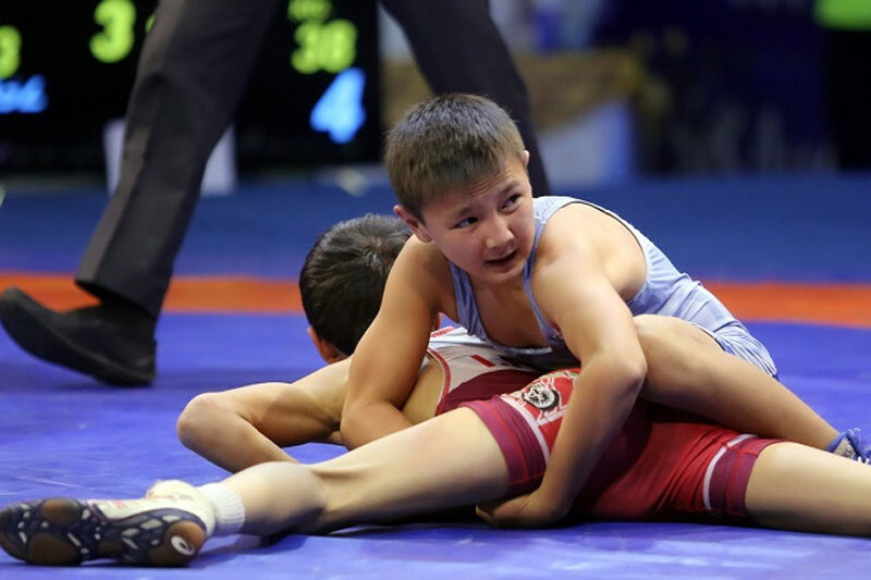 ببینید | ناراحتی کشتی‌گیر خردسال از شکست و اجرای فن روی طرف پیروز بعد از پایان مسابقه