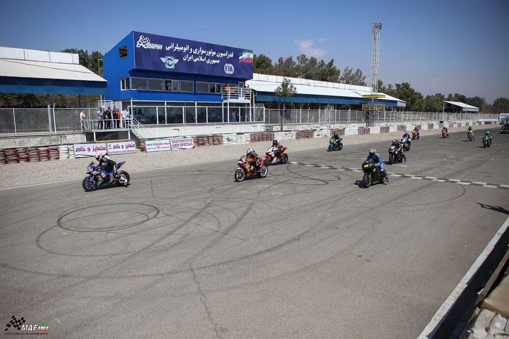 این تیم تمام عناوین موتورسواری کشور را درو کرد