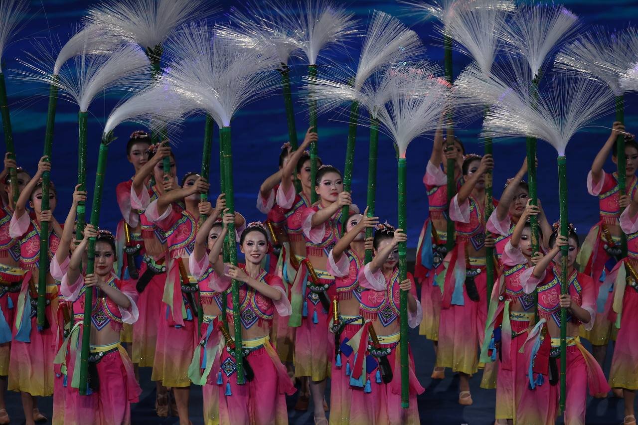 عکس‌| مراسم افتتاحیه بازی‌های آسیایی؛ رئیس جمهور چین در مراسم