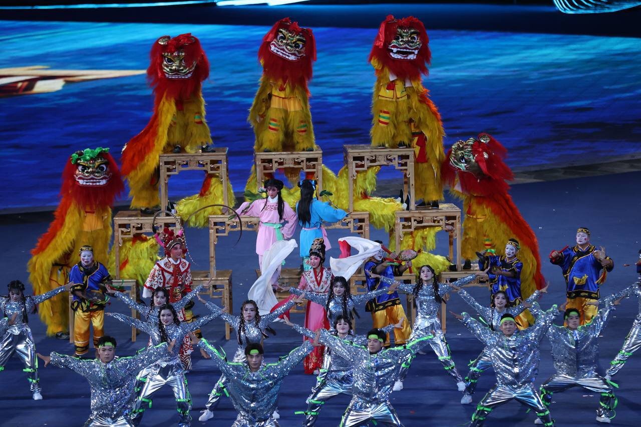 عکس‌| مراسم افتتاحیه بازی‌های آسیایی؛ رئیس جمهور چین در مراسم