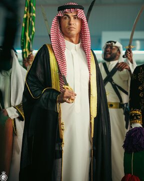 رونالدو در لباس مردان عرب