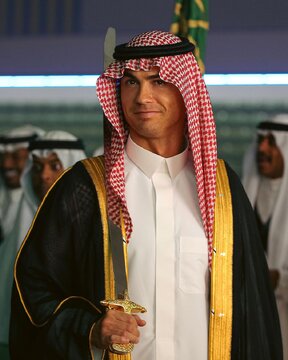 رونالدو در لباس مردان عرب