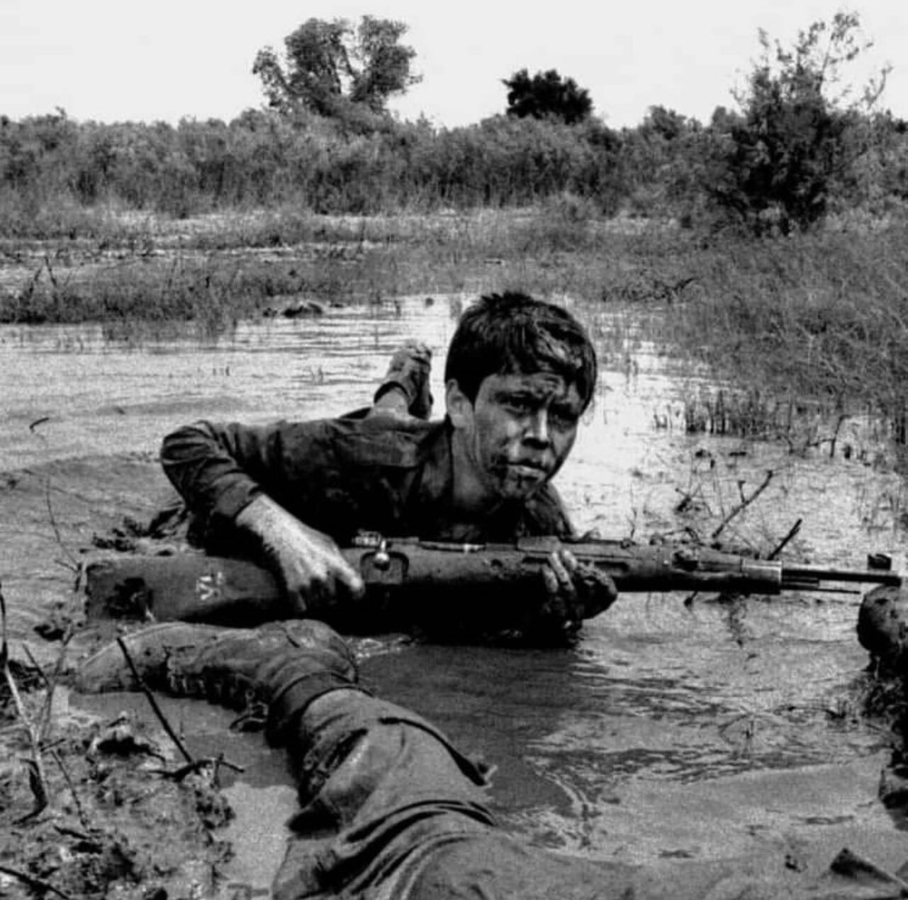 عکس خاص در دفتر کار روحانیِ اصلاح طلب /علت چیست؟