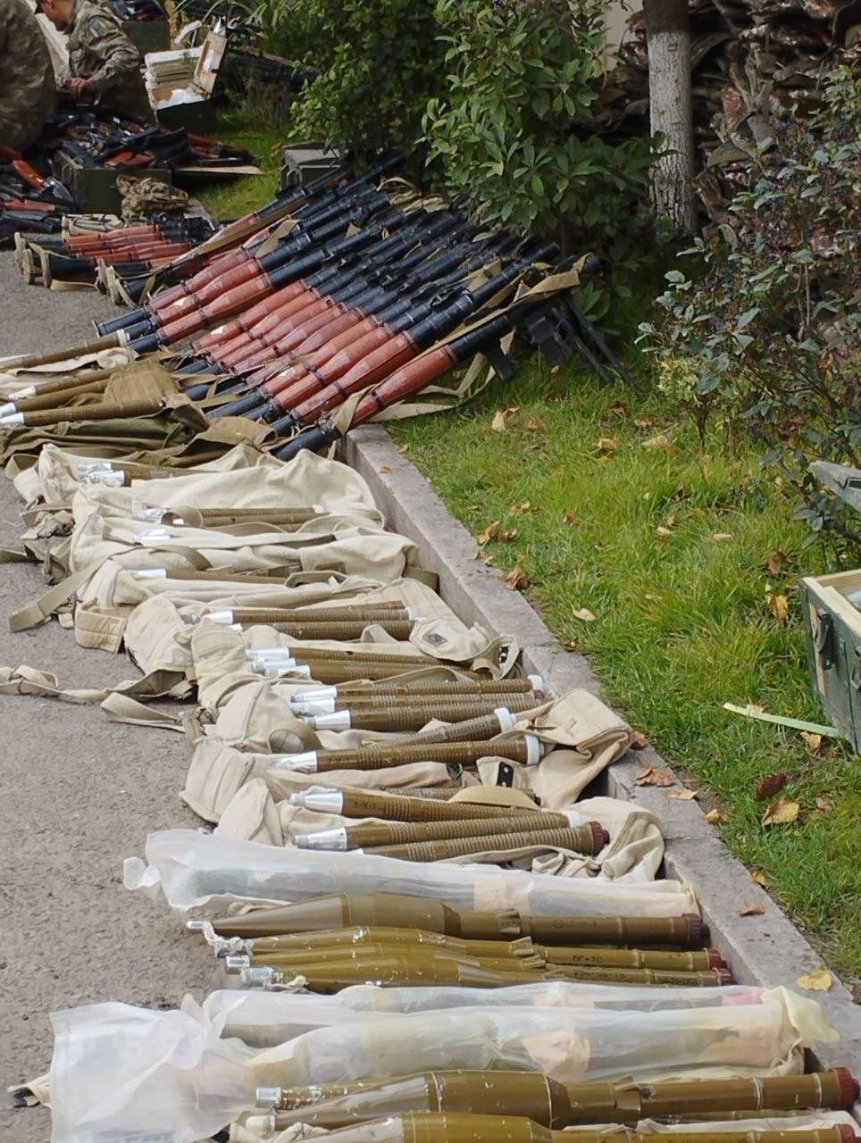 باکو این سلاحها را مصادره کرد/عکس