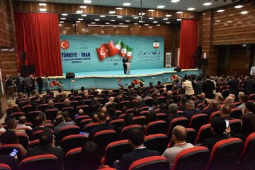 ششمین نشست همکاری‌های استان‌های مرزی جمهوری اسلامی ایران - ترکیه در وان ترکیه برگزار شد