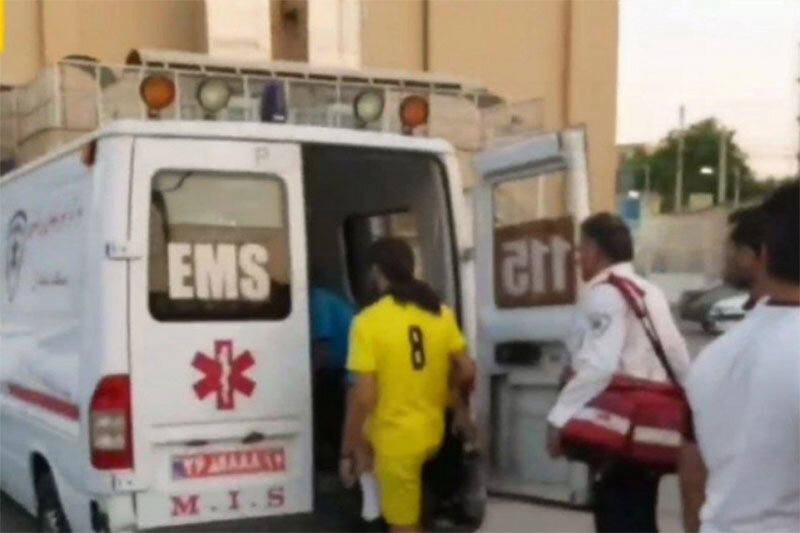 ببینید | درد کشیدن بازیکنان تیم خوشه طلایی روی زمین؛ مسمومیت عجیب با ماکارانی!