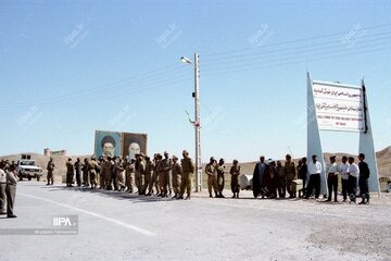 عکس های منتشر نشده از تبادل پیکر شهدای دفاع مقدس در سال ۱۳۷۴