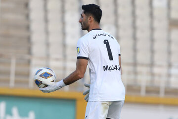 زنگ خطر برای بیرانوند؛ مذاکره پرسپولیسیها با رشید مظاهری