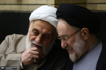 اشک های ناطق نوری در فراق رفیق و همسنگر قدیمی /خاتمی یک هم پیمان را از دست داد، ظریف حامی بزرگش را
