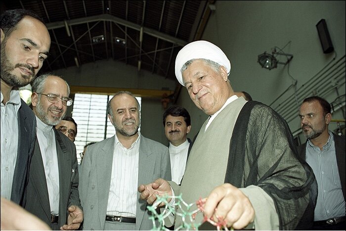 مرحوم هاشمی رفسنجانی، زنگنه و نعمت زاده در قاب مشترک و خاص در جوانی +عکس