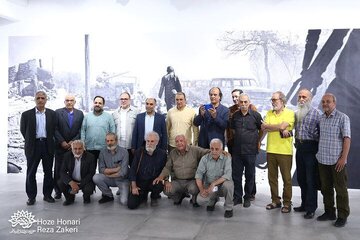 نمایشگاه عکس «عکاسِ چریک» افتتاح شد/ جنگ، شجاعت و فداکاری از نمای نزدیک نمایشگاه عکس «عکاسِ چریک» افتتاح شد/ جنگ، شجاعت و فداکاری از نمای نزدیک