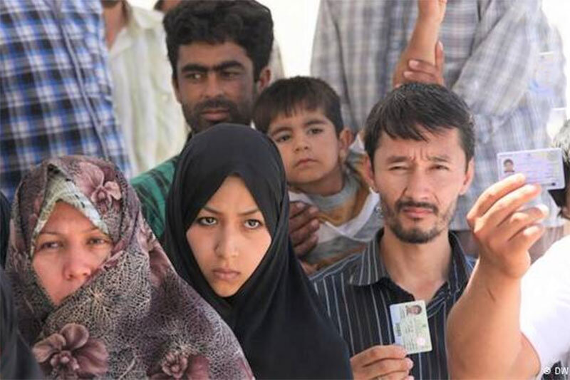 - آغاز صدور کارت هویتی، بانکی و سیم‌کارت برای مهاجران افغان/ چند نفر ثبت‌نام کرده‌اند؟