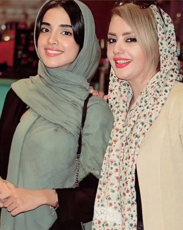 عکس | الهه حصاری در کنار مادر جوانش
