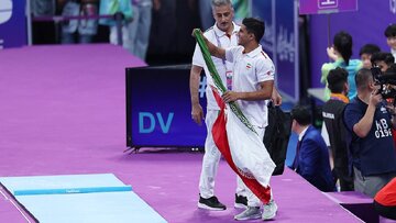 عکس| سجده شکر نماینده ایران پس از تاریخ سازی عکس| سجده شکر نماینده ایران پس از تاریخ سازی