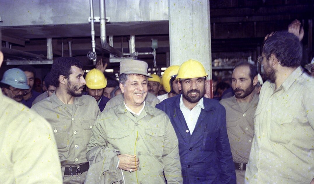 عکسهایی قدیمی از آیتالله هاشمی رفسنجانی با تیپ متفاوت