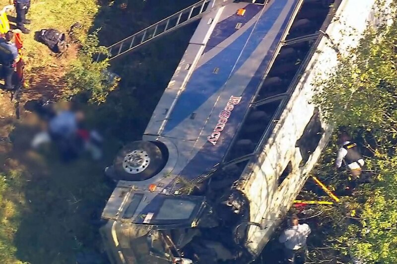 ببینید | اولین ویدیو از واژگونی مرگبار اتوبوس دانشآموزان انگلیسی