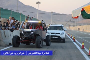 پایان مسابقه کشوری اتومبیلرانی درگ (شتاب)