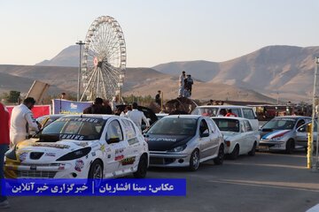 پایان مسابقه کشوری اتومبیلرانی درگ (شتاب)