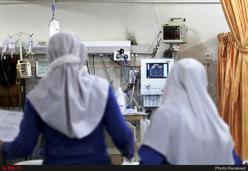 تجمع اعتراضی پرستاران این بیمارستان در تهران/ عکس