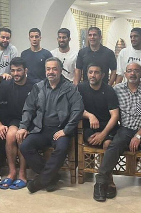 دبیر