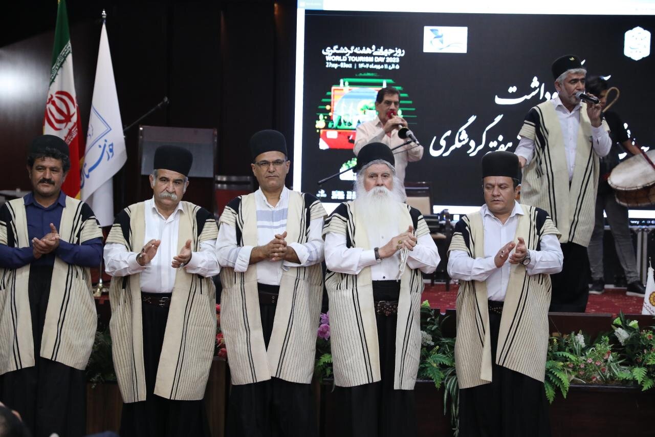 آیین نکوداشت روز جهانی جهانگردی و آغاز هفته گردشگری در اهواز برگزار شد