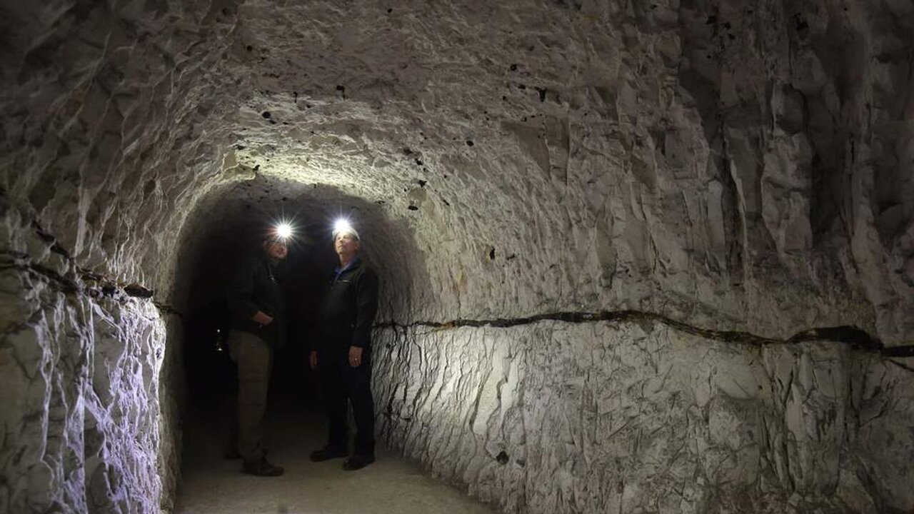 بازگشایی تونل‌های مخفی جنگ جهانی دوم به زودی/ عکس