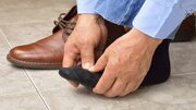 ببینید | پوشیدن کفش تنگ چه بلایی سر ما می‌آورد و چه عوارض خطرناکی دارد؟