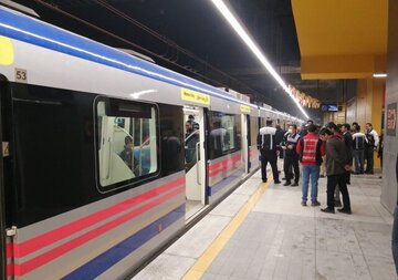 حادثه شب گذشته مترو تهران چه بود؟