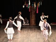ضیافت نمایشی تاجیک‌ها و یاد و خاطره حمید سمندریان در اجرای پایانی